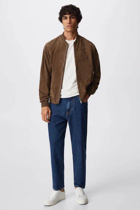 Jaket bomber dan jeans (Pinterest.com)