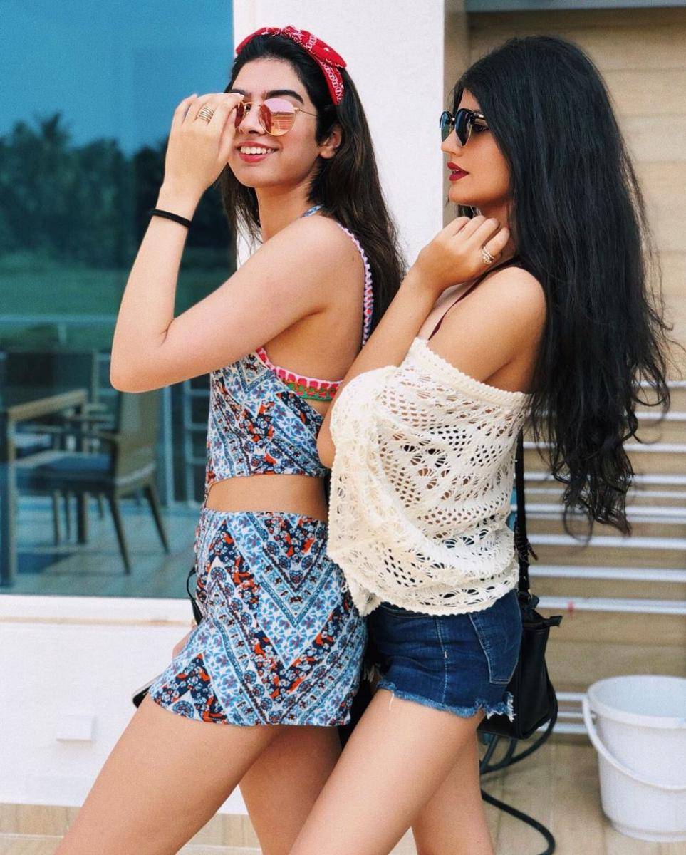Anjini Dhawan dan Khushi Kapoor (instagram.com/anjinidhawan)