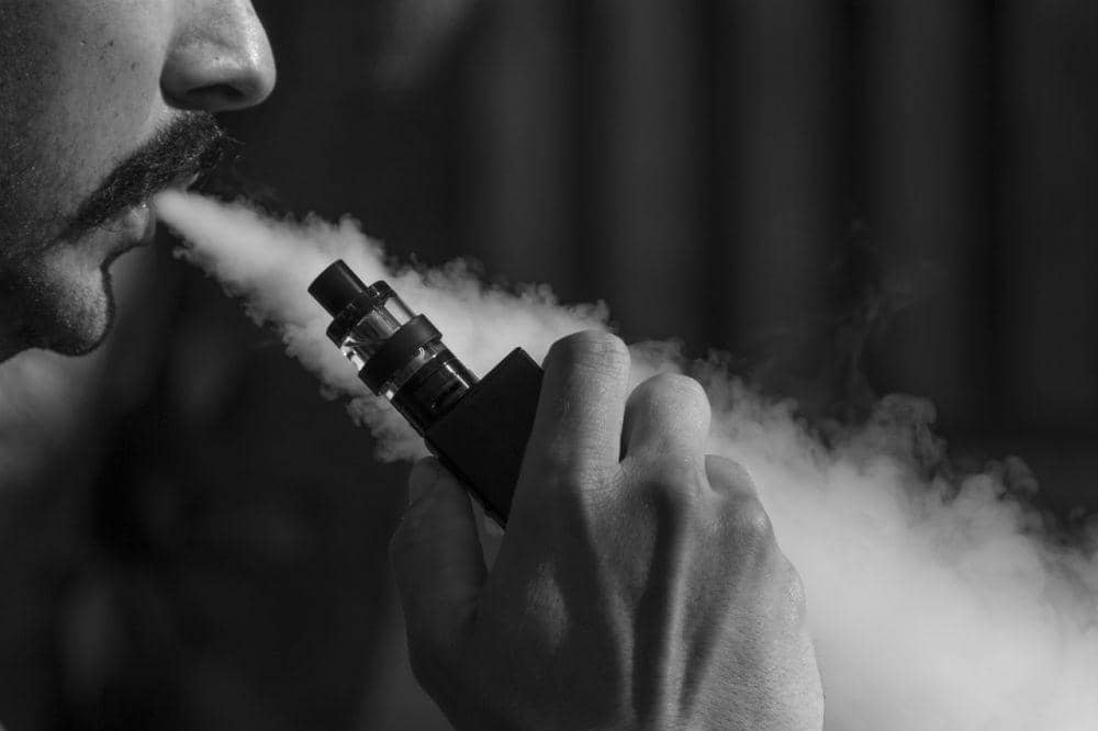 ilustrasi rokok elektrik (pixabay.com/sarahjohnson1)