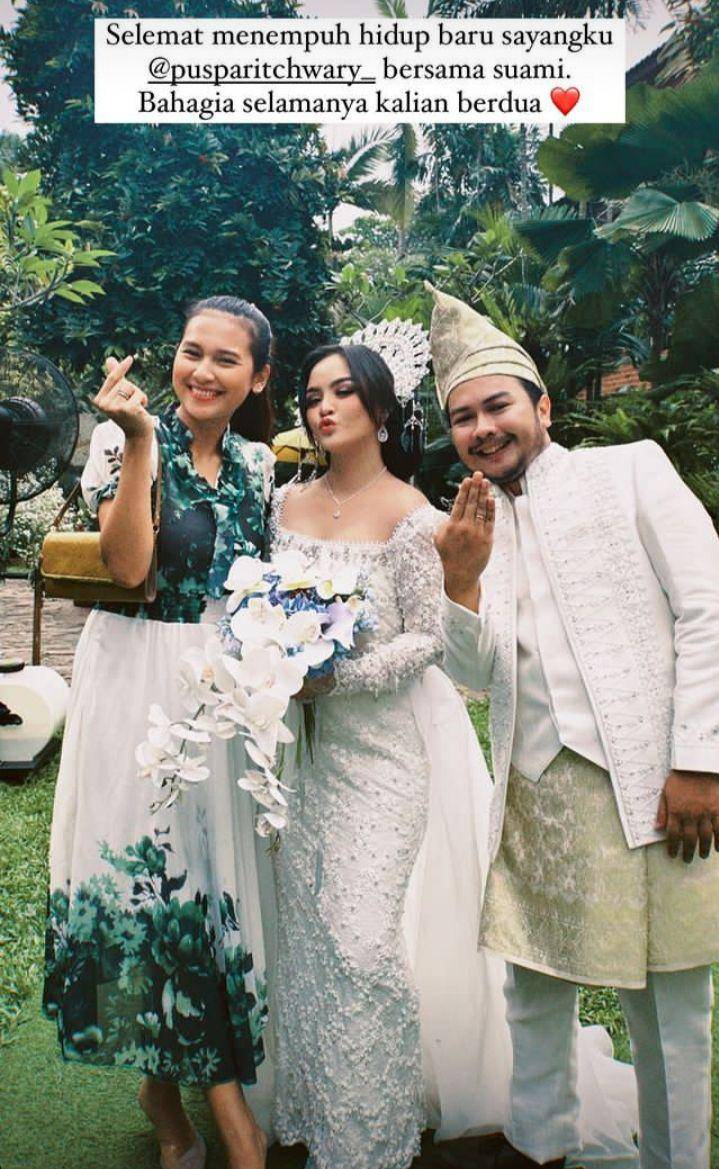 Ikipotret artis di pernikahan Puspa Ritchwary dan Fariz (instagram.com/indahpermatas)