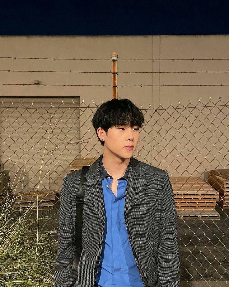 Joohoney MONSTA X (instagram.com/joohoneywalker/)