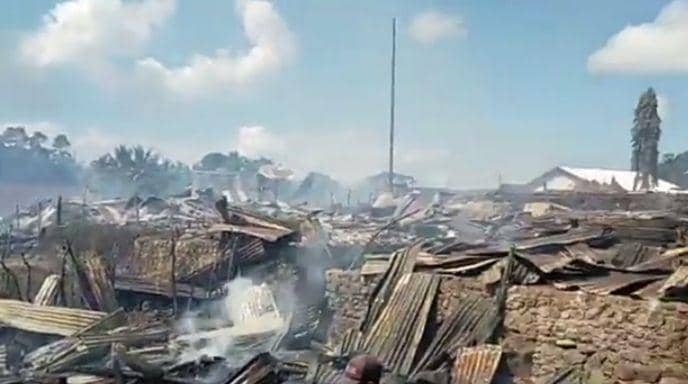 Puluhan rumah warga yang rata dengan tanah akibat bencana kebakaran di Dusun Musuk Desa Tangkampulit, Kecamatan Batulanteh, Kabupaten Sumbawa, Senin (29/5/2023). (dok. Istimewa)