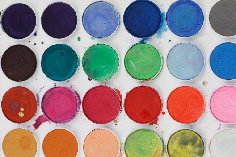 ilustrasi pilihan warna cat (pexels.com/Deeana Arts)