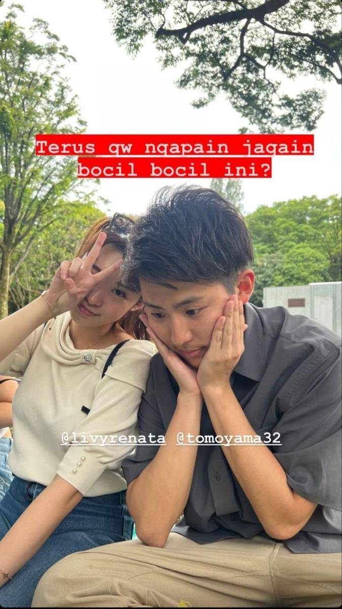 Livy Renata dan Tomo Waseda Boys (instagram.com/arnoldpo)