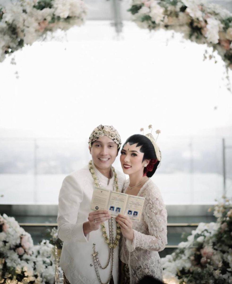 artis tiba-tiba menikah (instagram.com/isyanasarasvati)