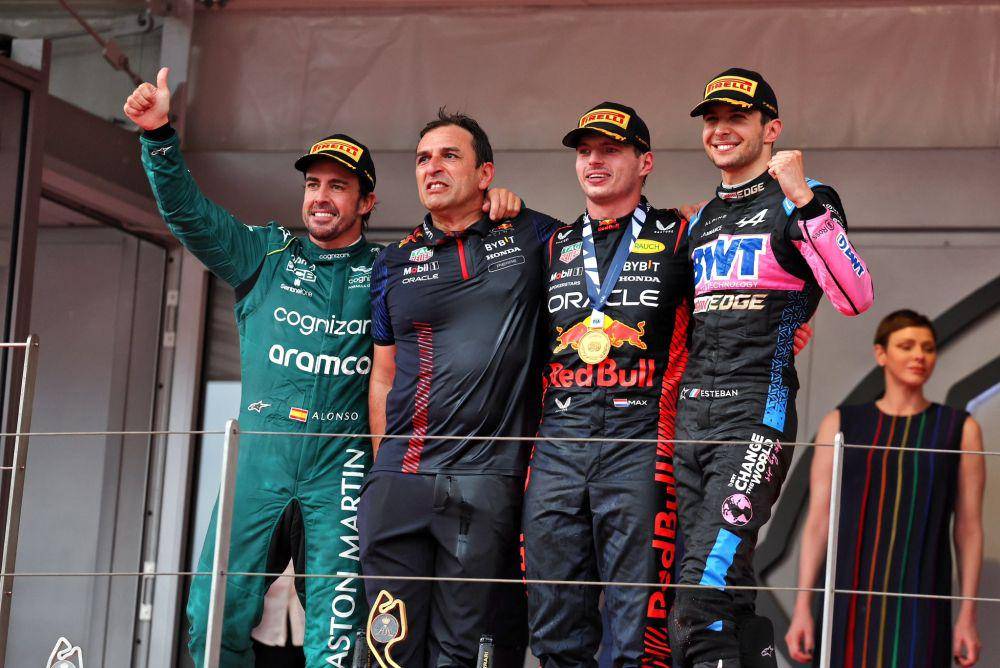foto podium GP Monako 2023: Max Verstappen (juara pertama), Fernando Alonso (juara kedua), dan Esteban Ocon (juara ketiga) (twitter.com/Esteban Ocon)