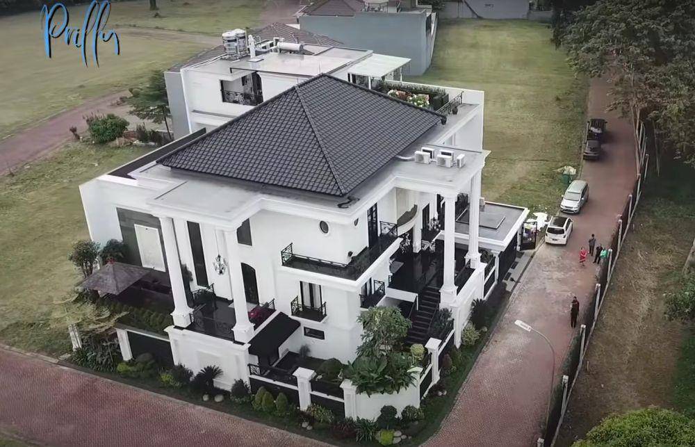 Rumah Prilly Latuconsina (youtube.com/Prilly Latuconsina)