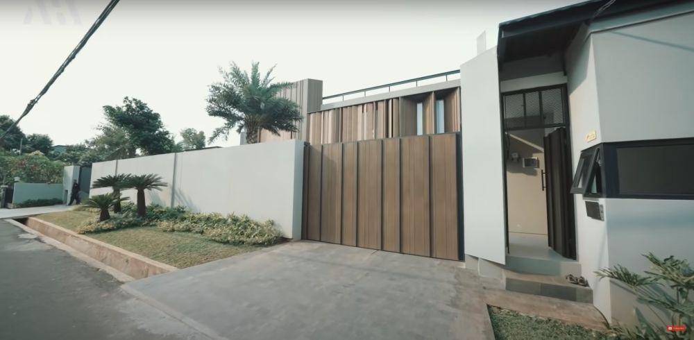 Rumah Titi Kamal (youtube.com/AH)