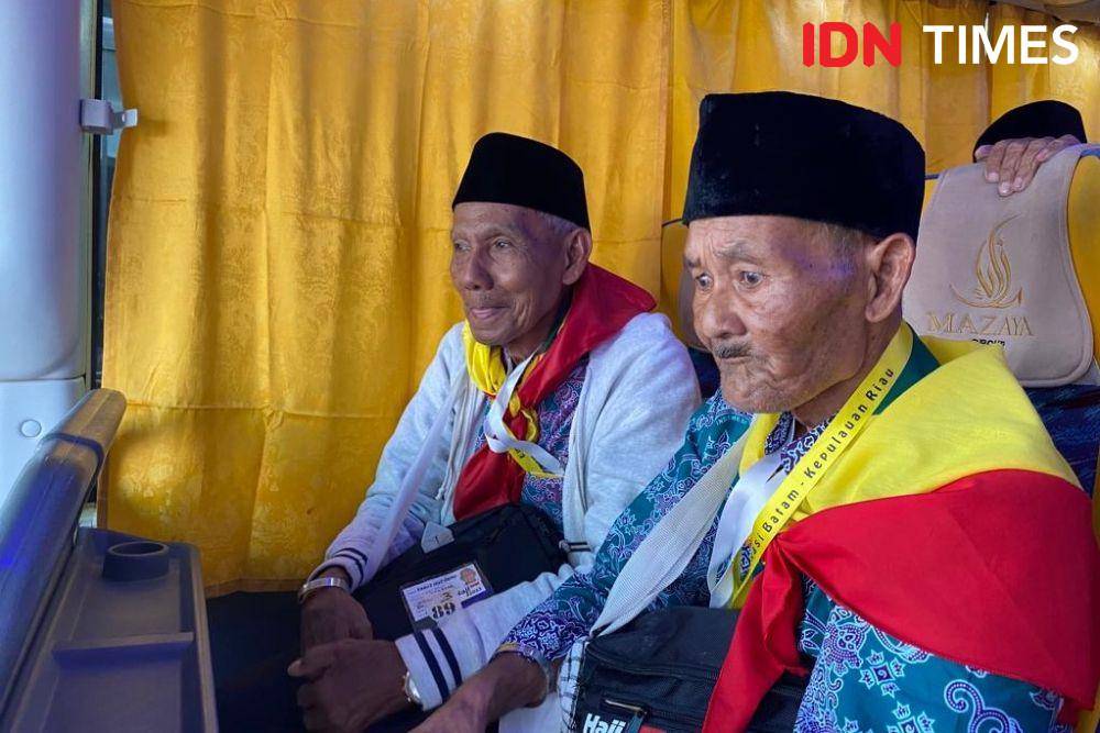Jemaah Lansia Indonesia tiba di Bandara AMMA, Madinah. (IDN Times/Sunariyah)