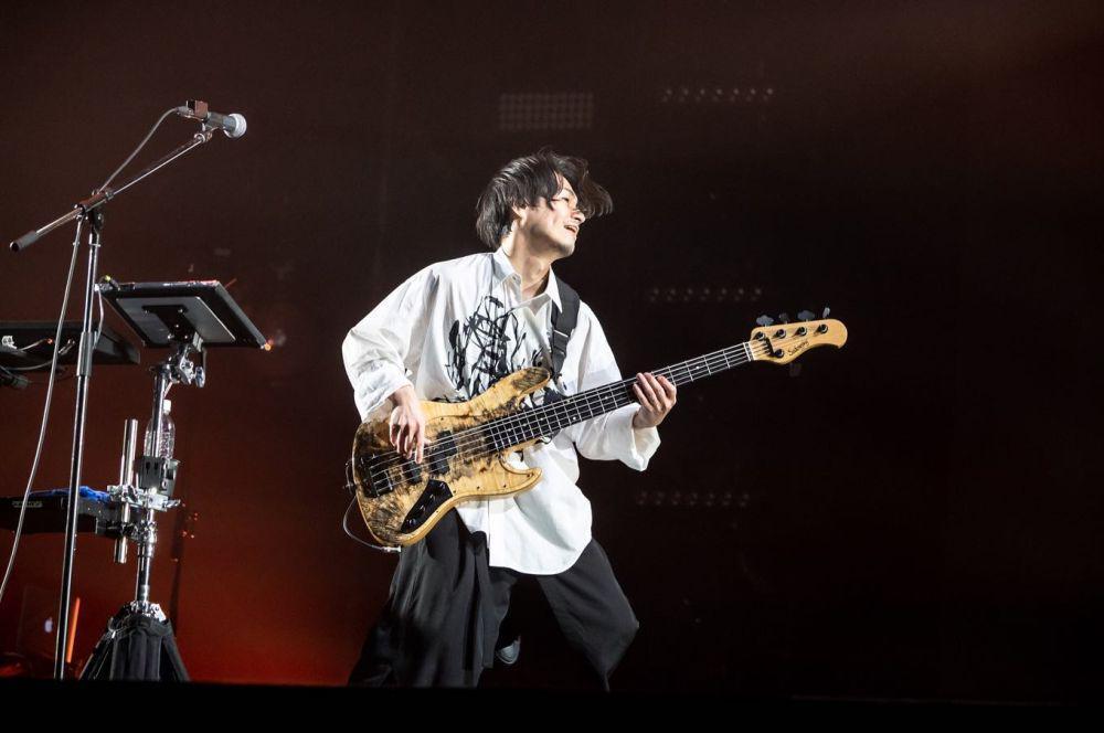 10 Fakta Yusuke Takeda, sang Bassist RADWIMPS