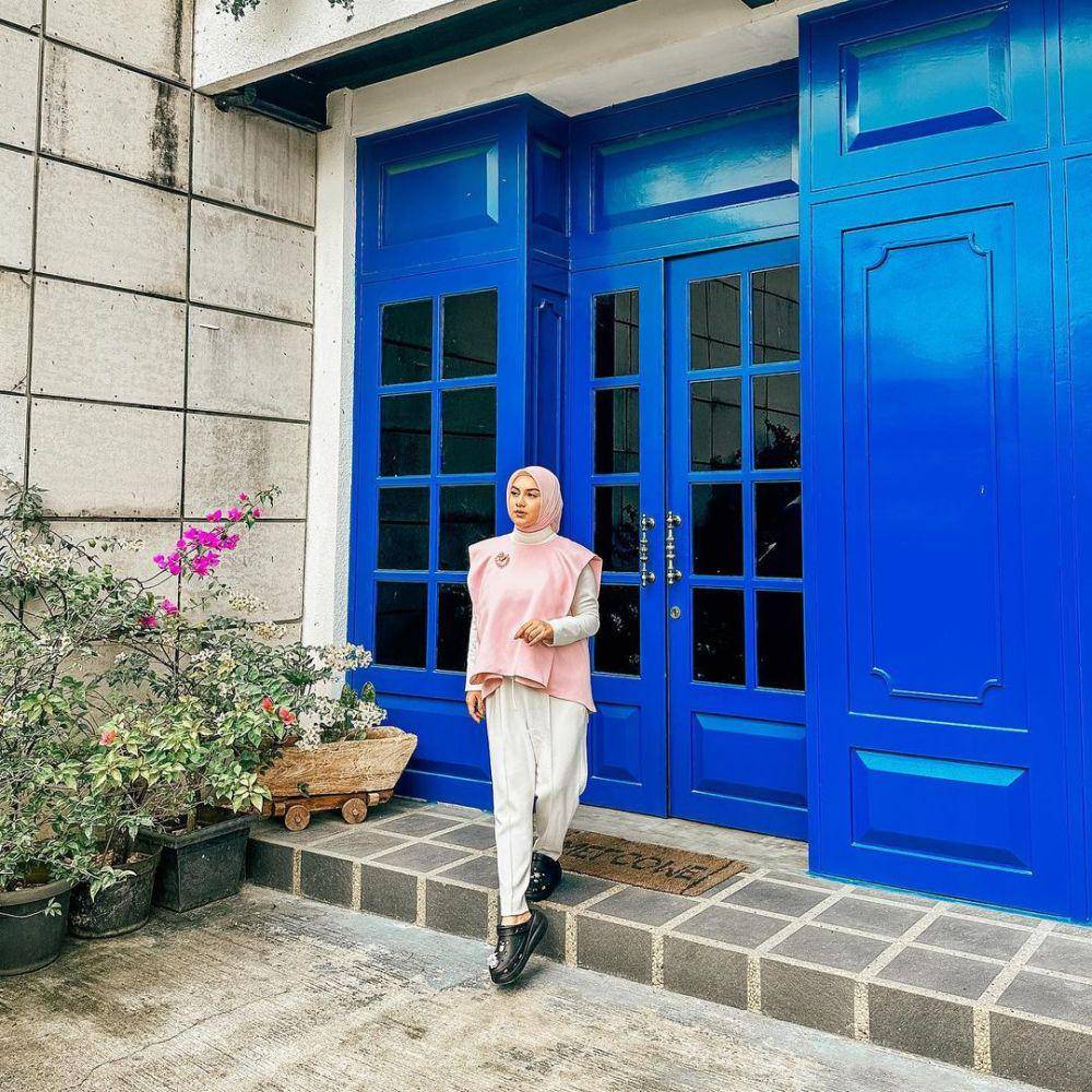 inspirasi outfit kerja ala artis (instagram.com/_irishbella_)