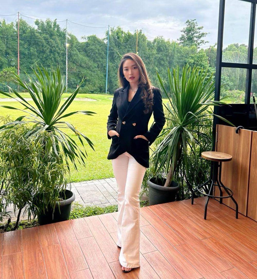 inspirasi outfit kerja ala artis (instagram.com/natashawilona12)