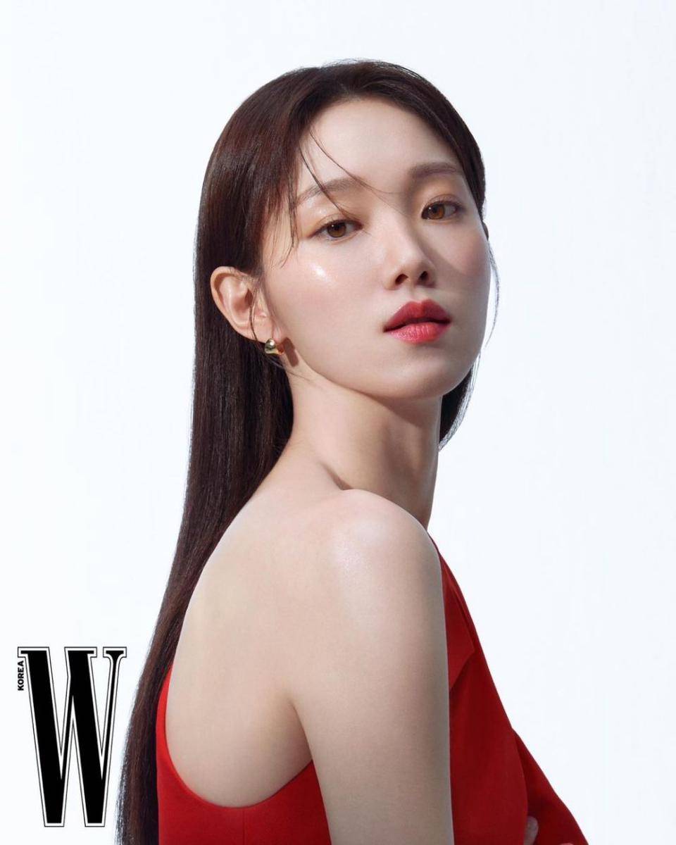 Potret Lee Sung Kyung (instagram.com/heybiblee)