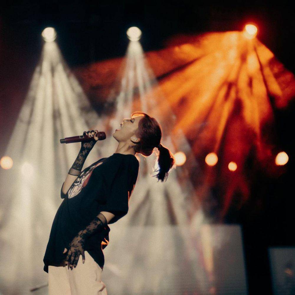 momen Isyana Sarasvati manggung di Solo (instagram.com/isyanasarasvati)