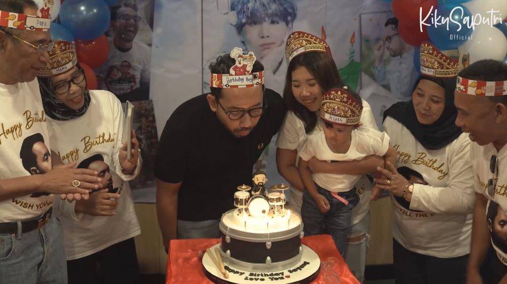 ulang tahun Khairi (YouTube.com/Kiky Saputri)