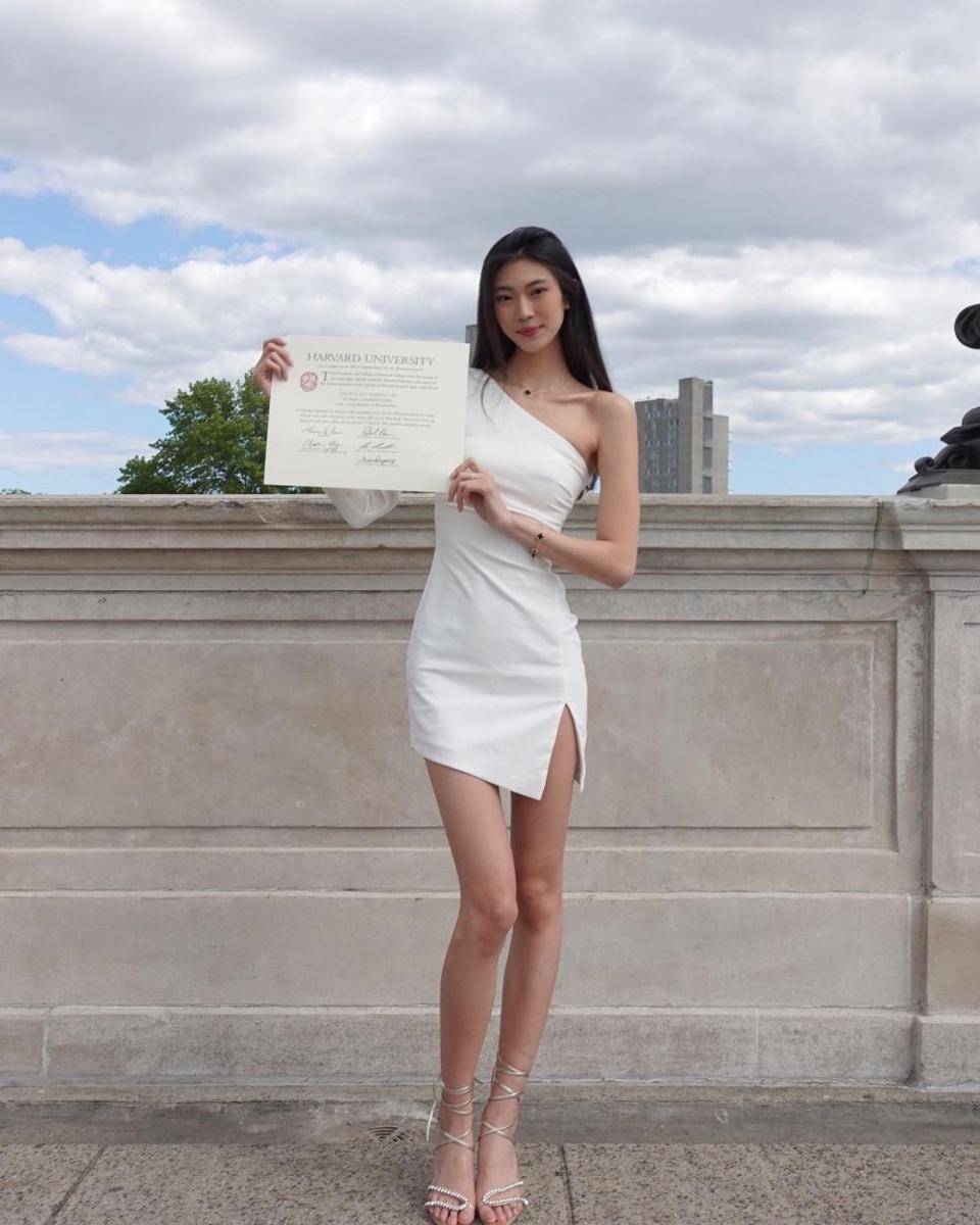 Lee Nadine Single's Inferno 2 (Instagram.com/deeenerss)