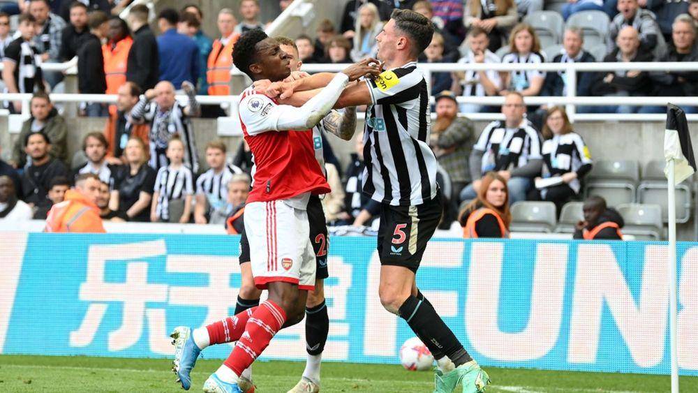 Newcastle United melawan Arsenal (nufc.co.uk)