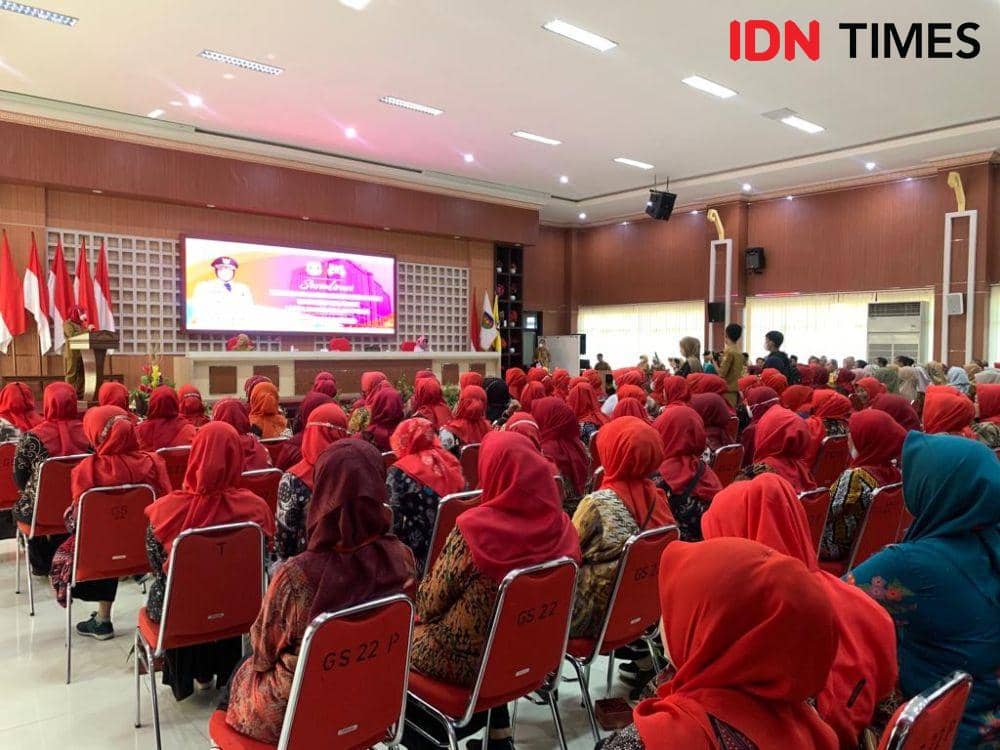 Relawan SAPA Bandar Lampung. (IDN Times/Rohmah Mustaurida)