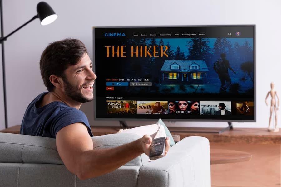 3 Cara Menghubungkan Laptop ke TV Tanpa Kabel untuk Nonton Bola