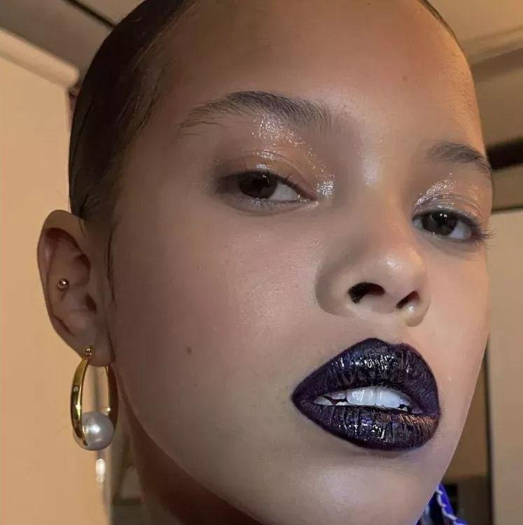 Ide makeup dengan eyeshadow silver (instagram.com/davidrazzano)