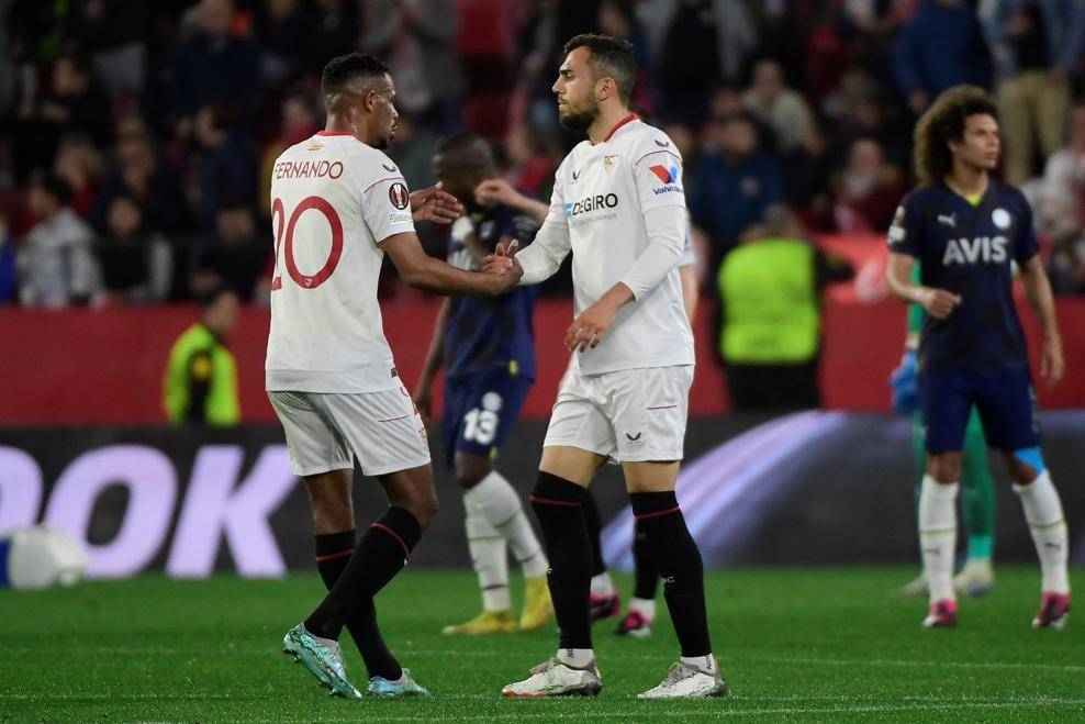 Sevilla mengalahkan Fenerbahce di babak 16 besar Liga Europa 2022/2023. (uefa.com)