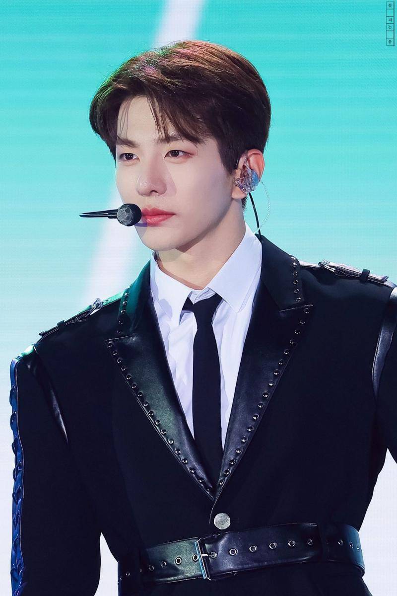 potret Bomin GOLDEN CHILD (twitter.com/_bloomingspring)