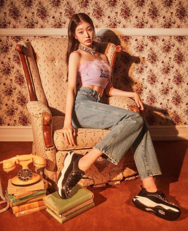 Style OOTD ala Wonyoung IVE (instagram.com/suecommabonnie)