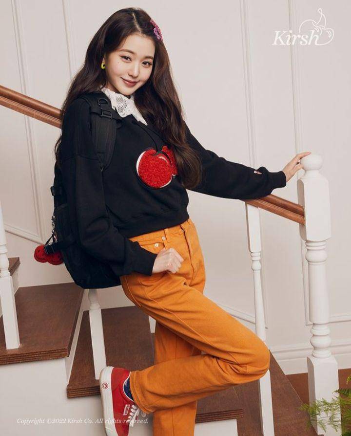 Style OOTD ala Wonyoung IVE (instagram.com/kirsh_official)