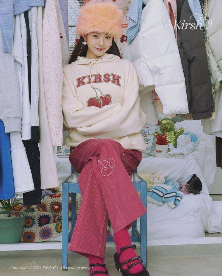 Style OOTD ala Wonyoung IVE (instagram.com/kirsh_official)
