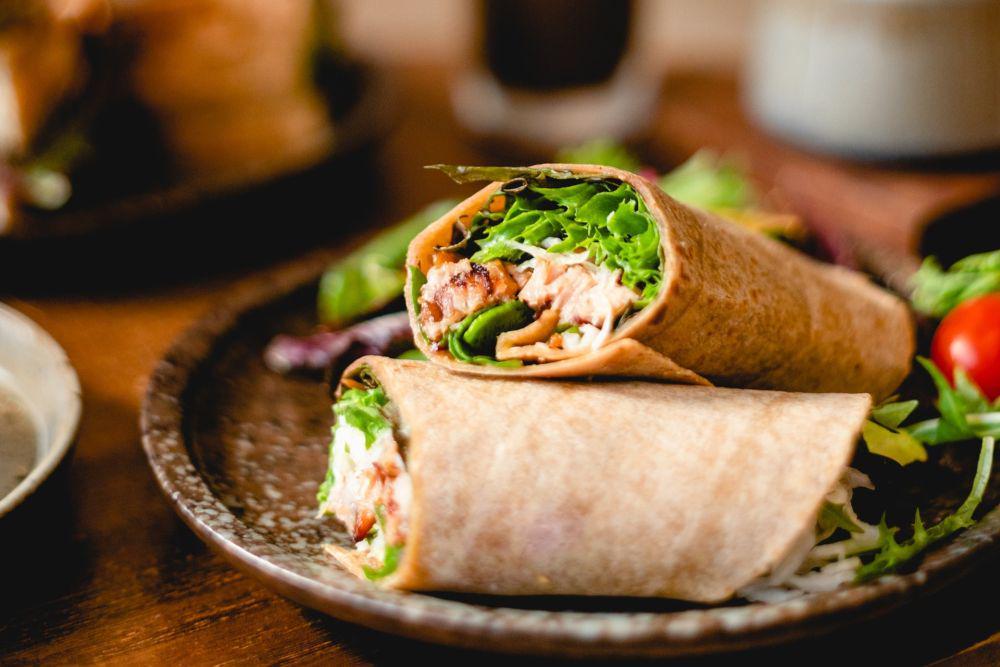 Resep Chicken Wrap Simpel, Ide Makan Siang Mengenyangkan