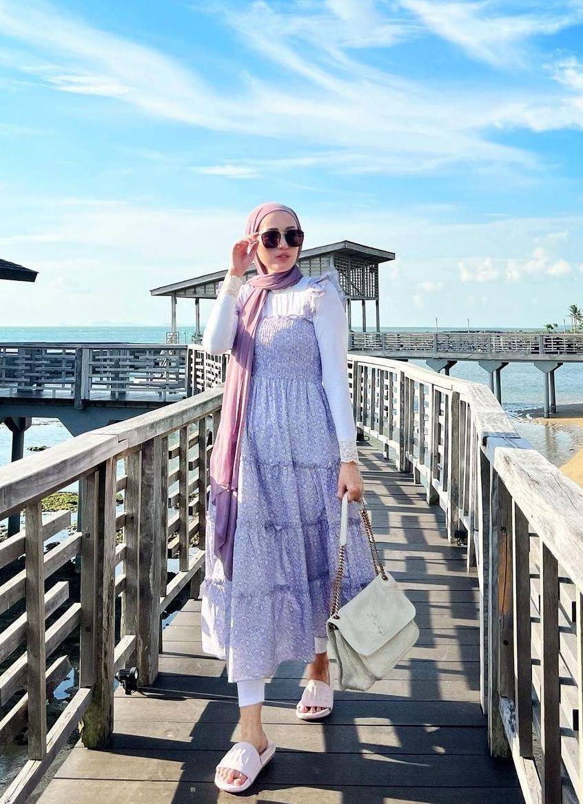 Gaya pantai hijab (instagram.com/adeliapasha)