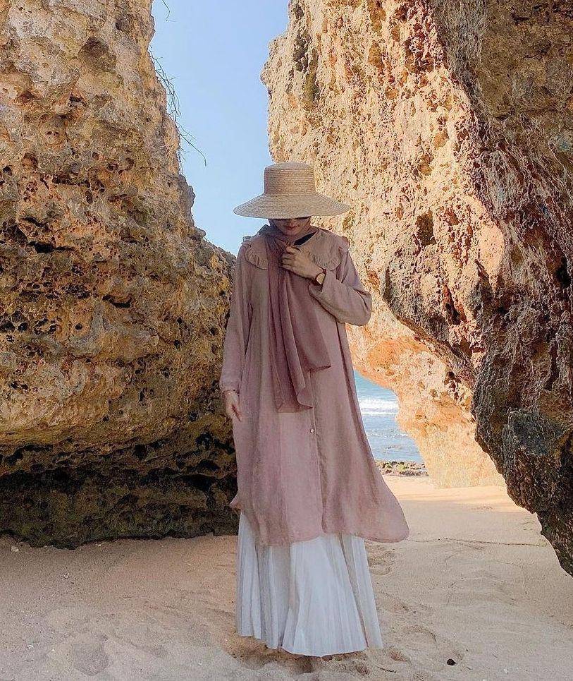 Gaya pantai hijab (instagram.com/sdesianaa)