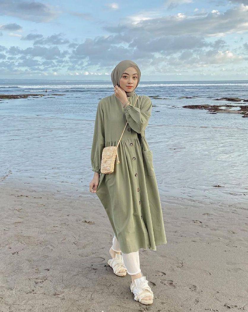 Gaya pantai hijab (instagram.com/meiraniap)