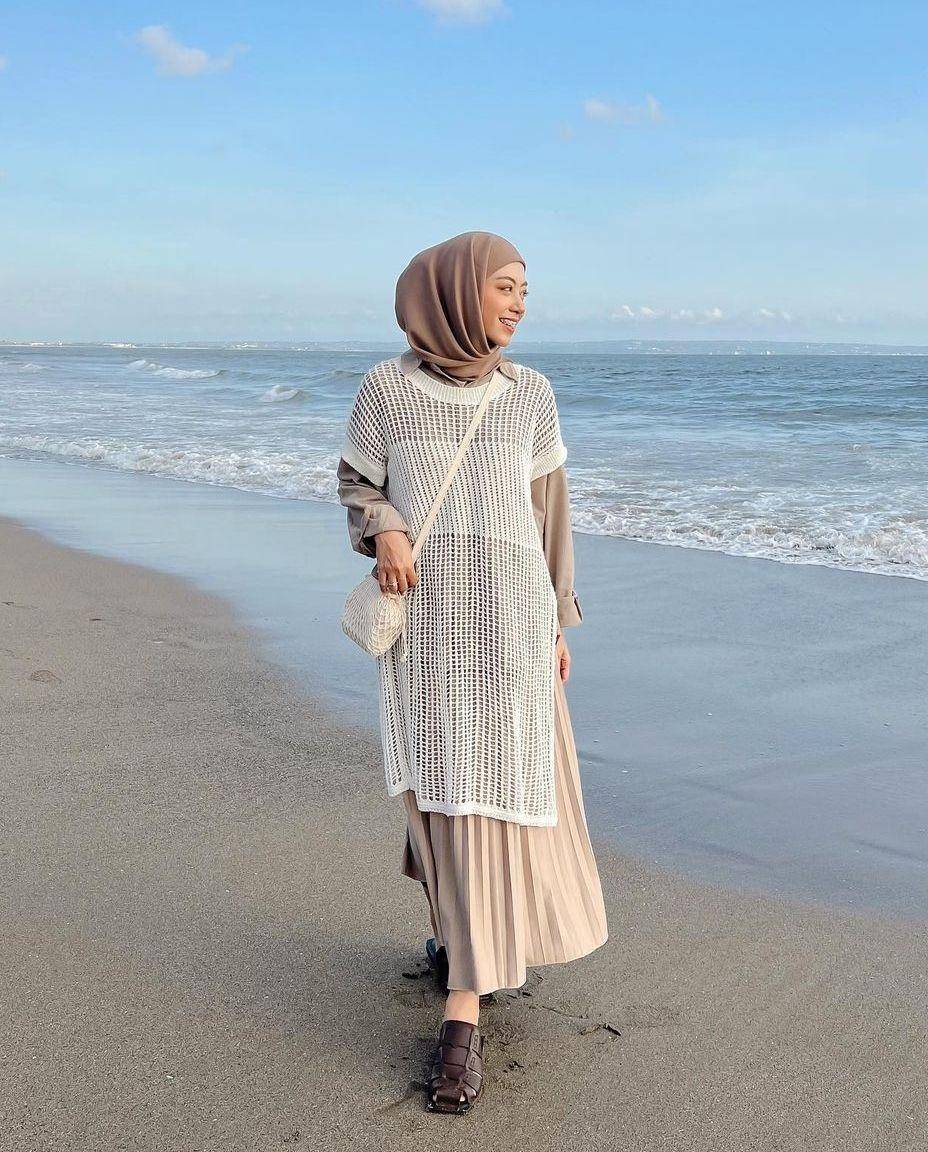Gaya pantai hijab (instagram.com/meiraniap)