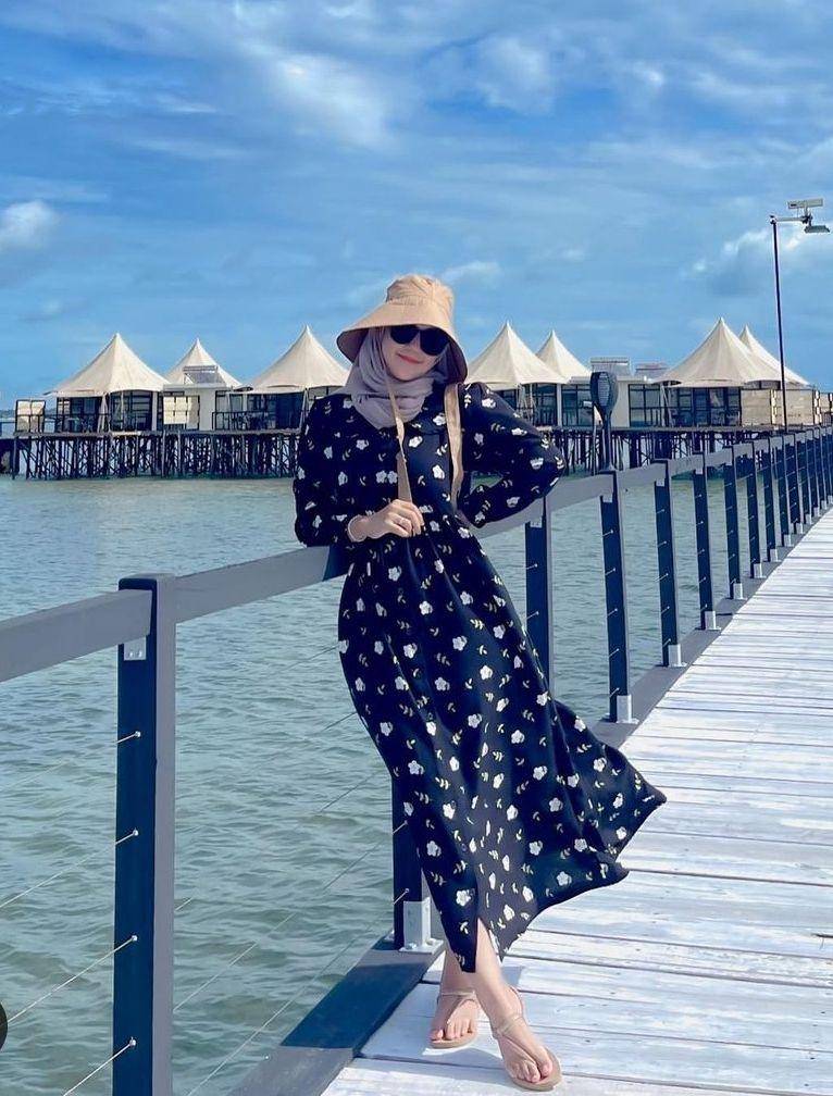 Gaya pantai hijab (instagram.com/aestetika_)