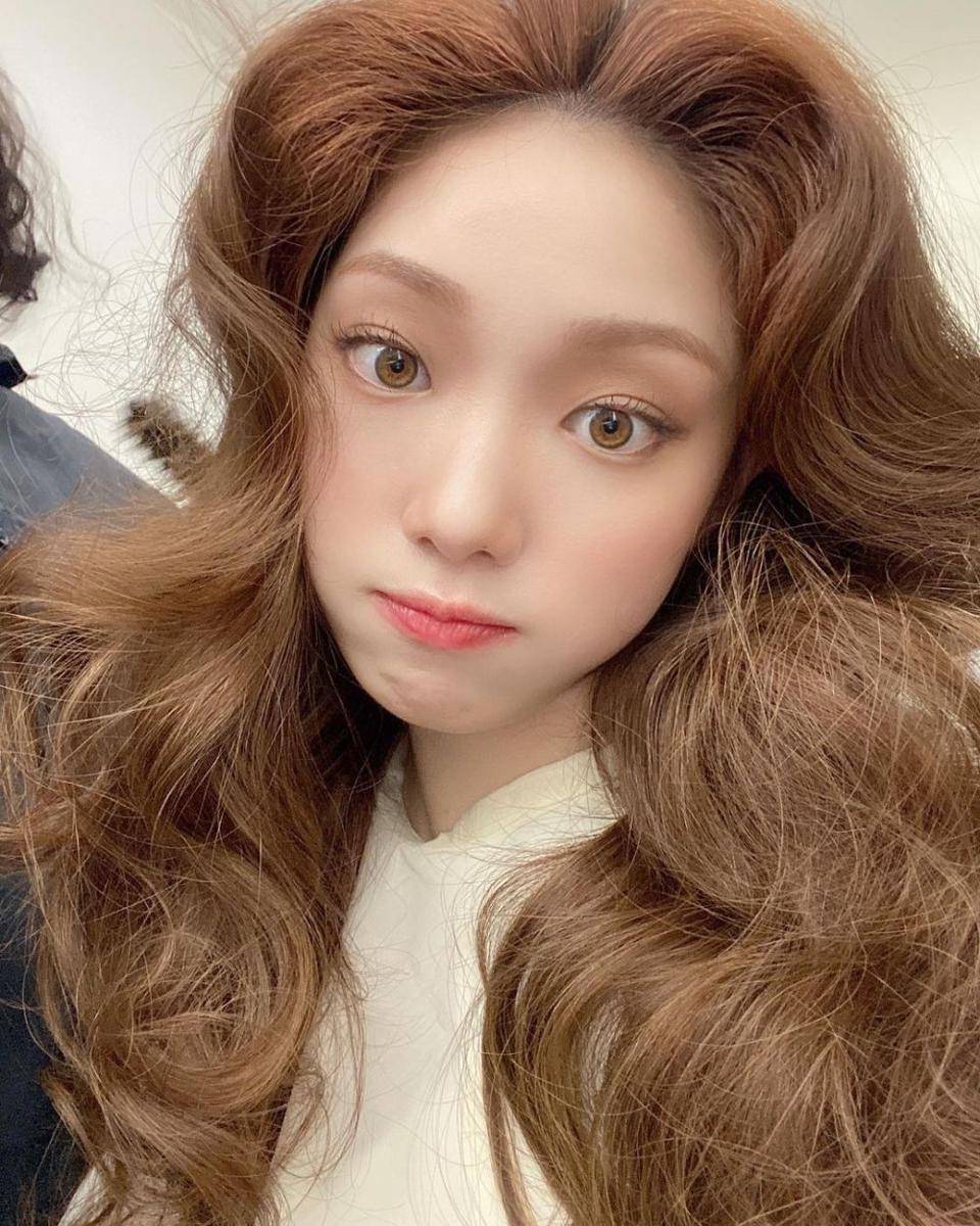 Potret Lee Sung Kyung (instagram.com/heybiblee)