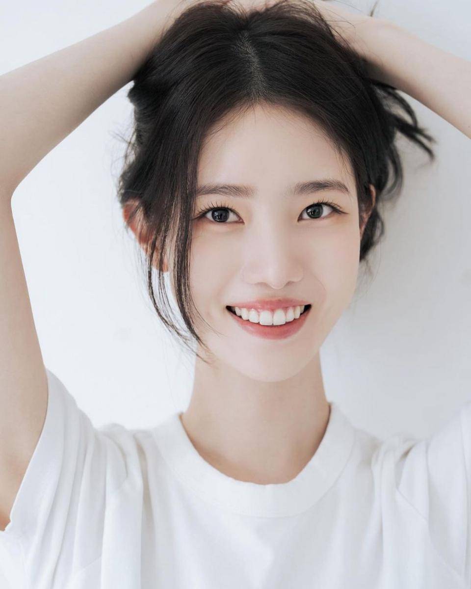 Yang Hye Ji (instagram.com/hazzisss)