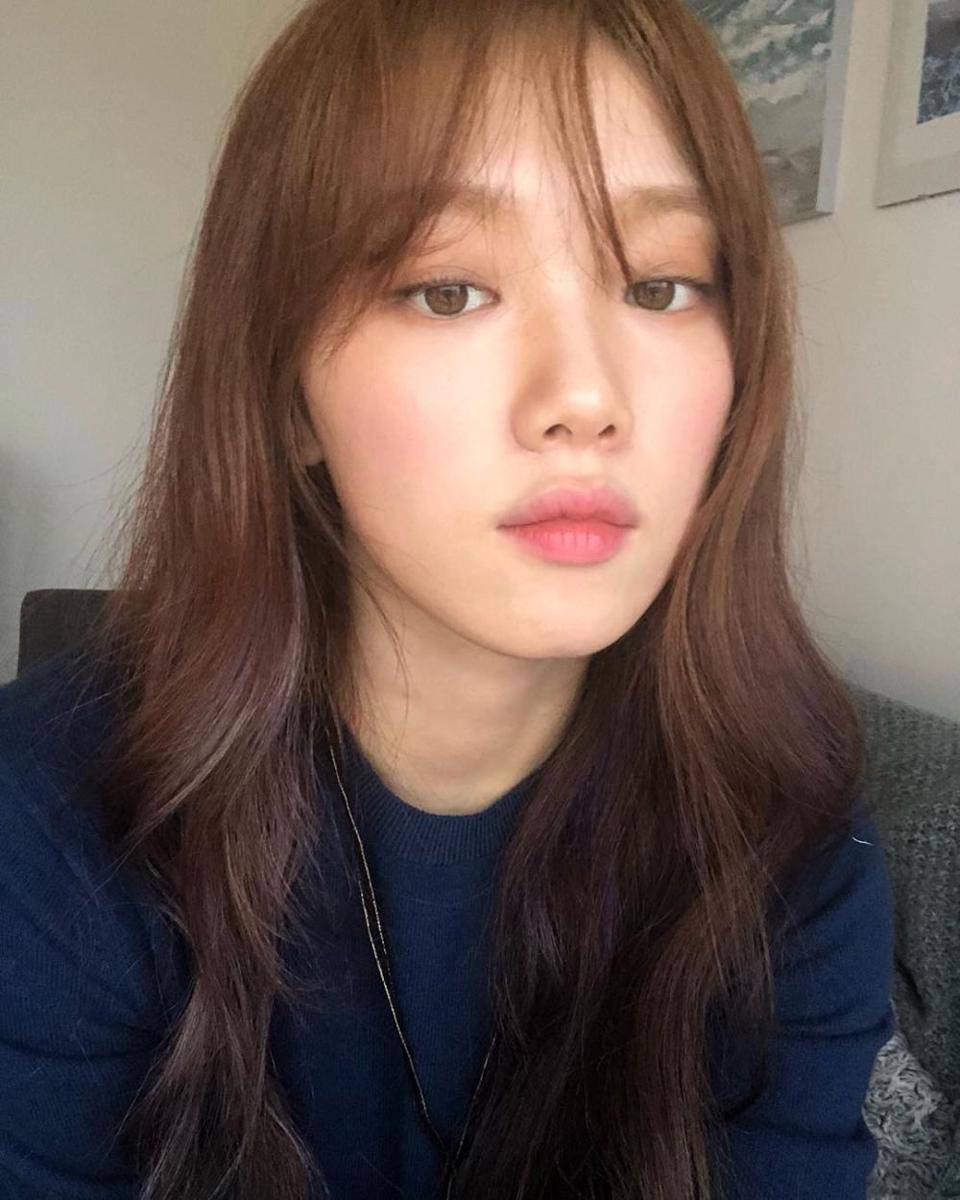 Potret Lee Sung Kyung (instagram.com/heybiblee)