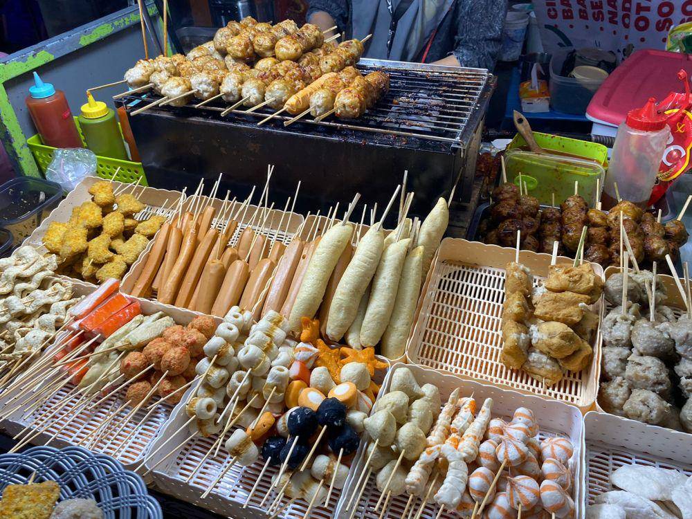 aneka jajanan di Pasar Cidu (dok.pribadi/Zam Zam)