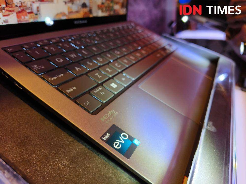 Intel EVO di Zenbook S 13 OLED (IDN Times/Fatkhur Rozi)