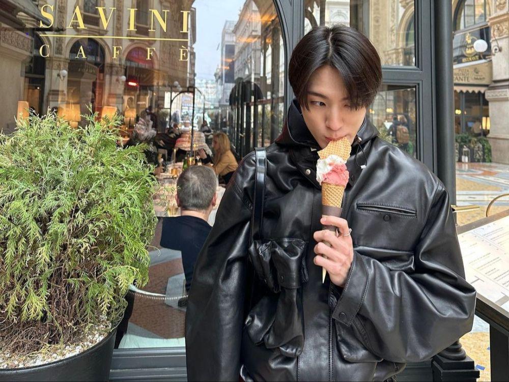 9 Outfit Jeno NCT dengan Berbagai Koleksi Ferragamo, Stylish Abis!