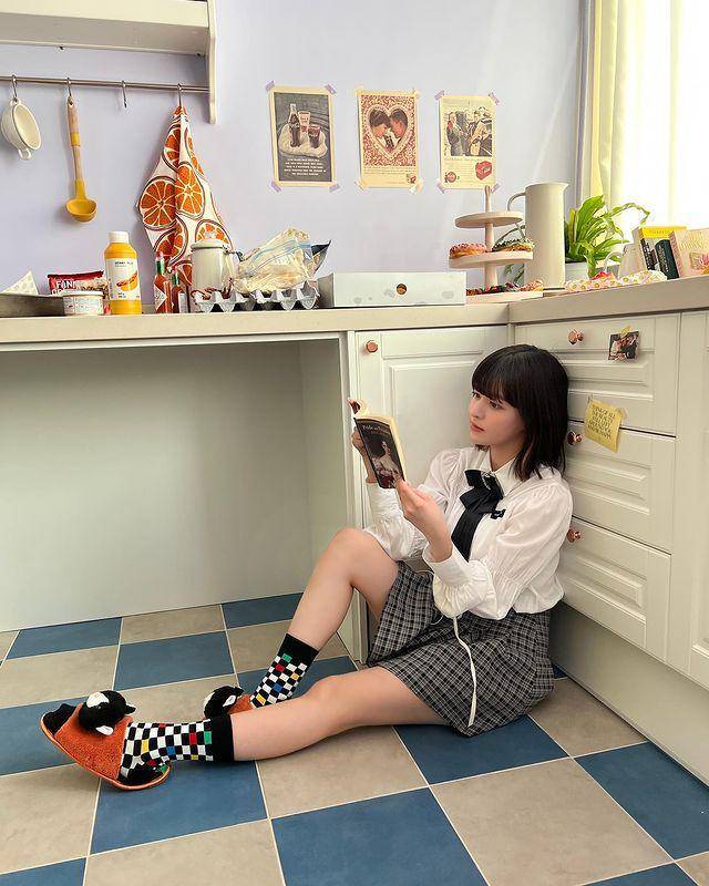 Lily NMIXX (instagram.com/nmixx_official)