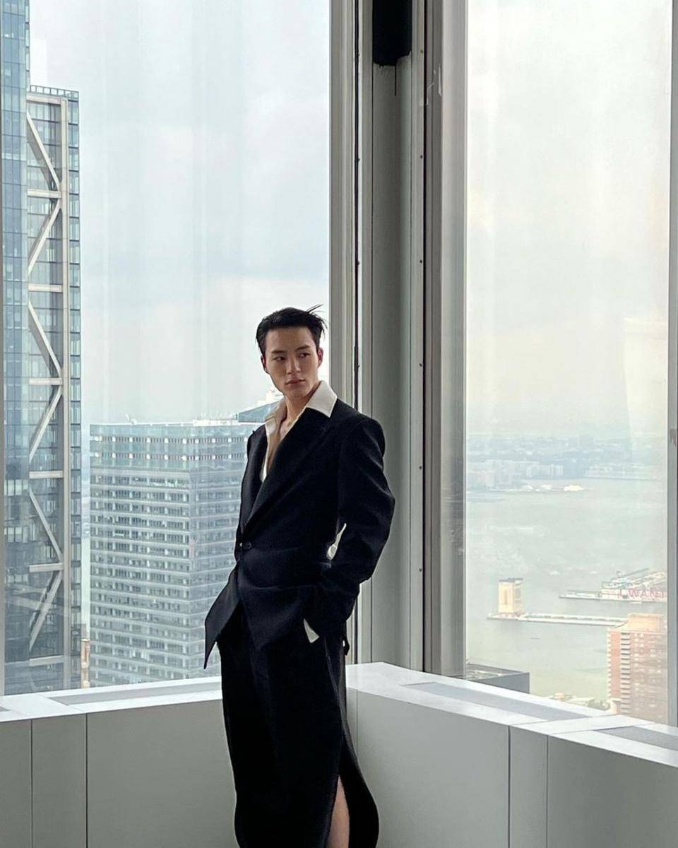 potret Jeno NCT di New York Fashion Week (instagram.com/leejen_o_423)