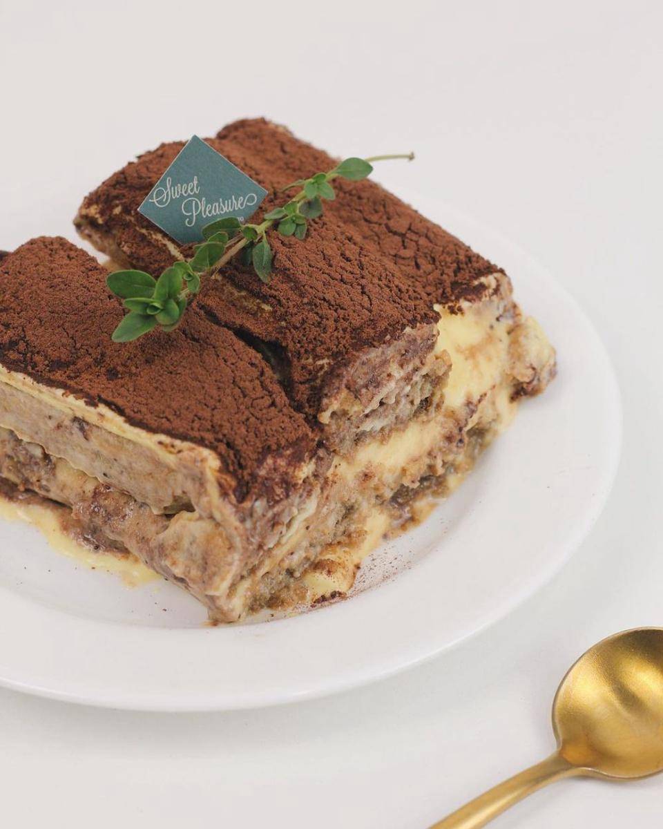 kue di Sweet Pleasure (instagram.com/your_sweetpleasure)