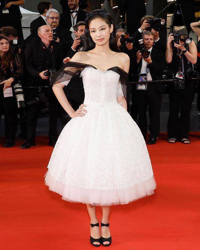 Jennie BLACKPINK di Cannes 2023 (instagram.com/voguefrance)