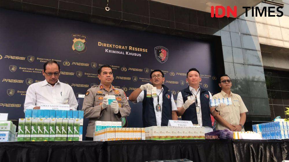 Polda Metro Jaya berhasil membongkar peredaran obat-obatan dan suplemen palsu. (IDN Times/Amir Faisol)