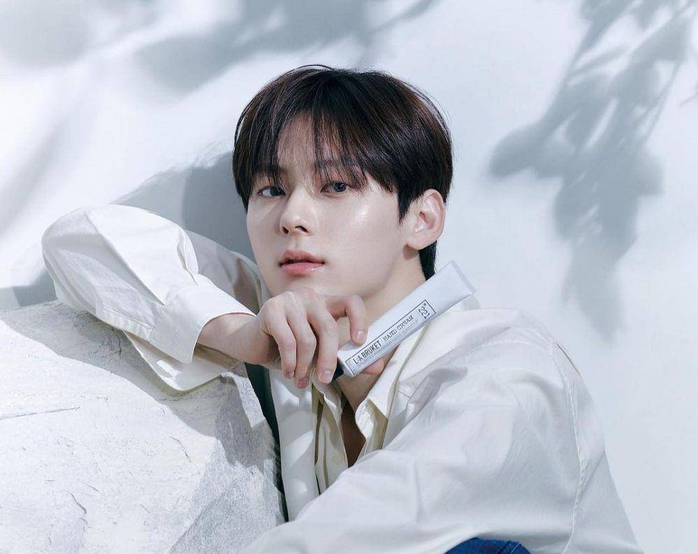 Hwang Min Hyun (instagram.com/optimushwang)