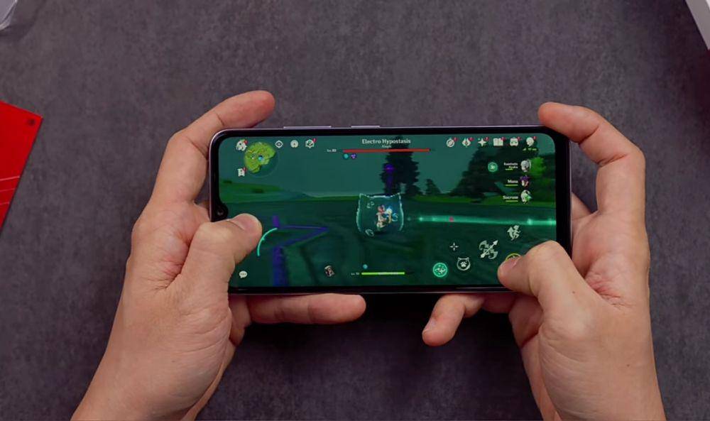uji gaming di Itel S23 (youtube.com/GadgetIn)