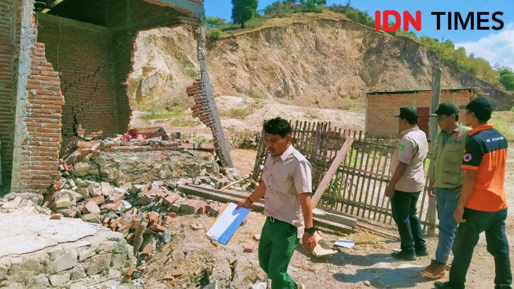 Tiga Rumah di Bima Rusak Akibat Pergeseran Tanah, Korban Mengungsi