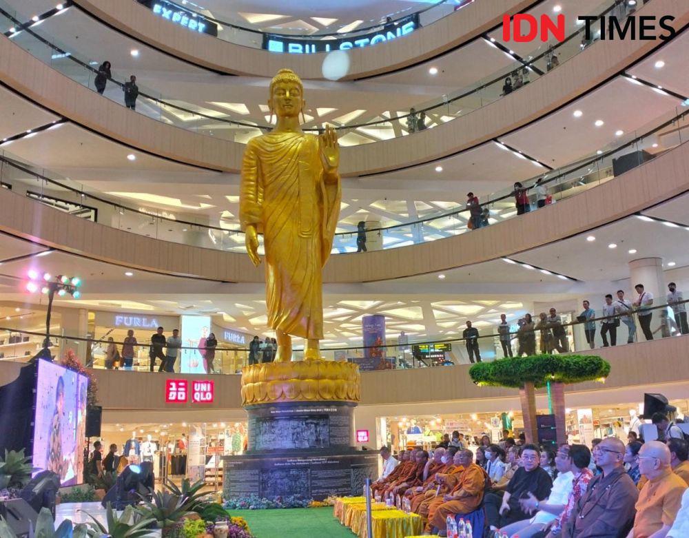Patung Buddha 12,3 Meter di Tunjungan Plaza Cetak Rekor MURI